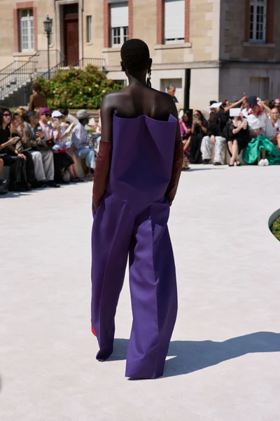Look 75